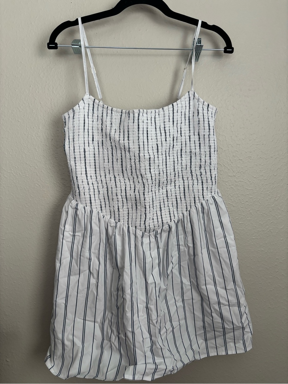 Abercrombie & Fitch Sydney Smocked Dipped waist Mini Dress L petite - Picture 5 of 8
